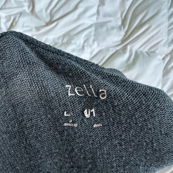 ZELLA GREEN ATHLEISURE SWEATER — KIDS SIZE 14/16 FITS LIKE A WOMENS SMALL - Picture 3 of 7